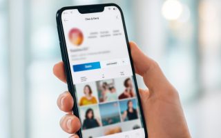 smartphone-main-profil-instagram-flou