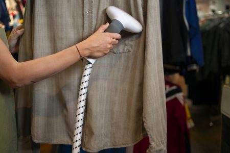 Pressing à domicile sur Paris : gagnez du temps sans compromis sur la qualité !