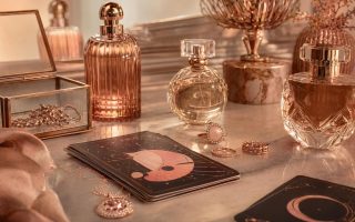 Marquer une étape de vie : bijoux sur mesure et magicien close-up
